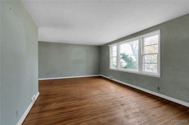 121 Willow Breeze Road, Tonawanda, NY 14223