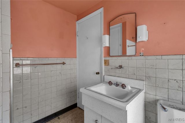 121 Willow Breeze Road, Tonawanda, NY 14223