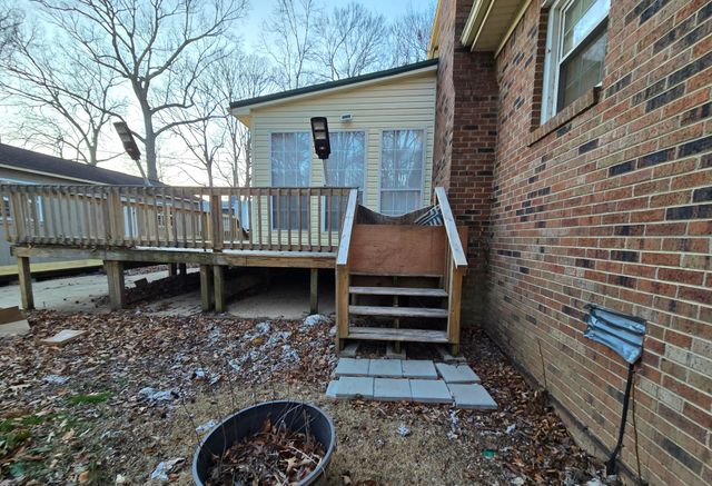 12 Hancock RD, Fayetteville, TN 37334