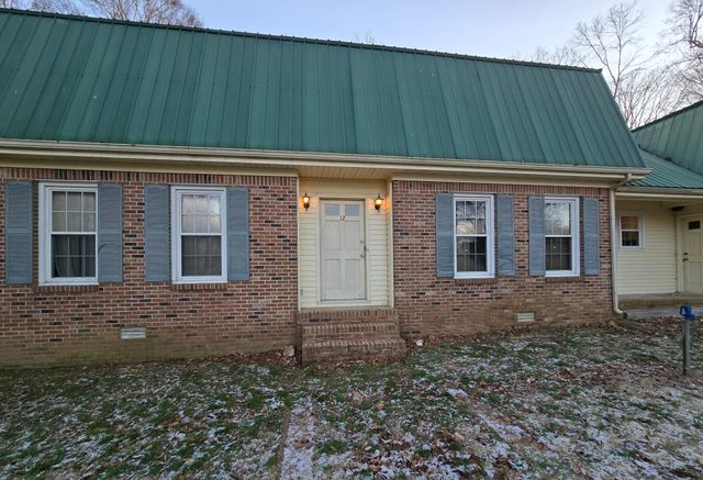 12 Hancock RD, Fayetteville, TN 37334
