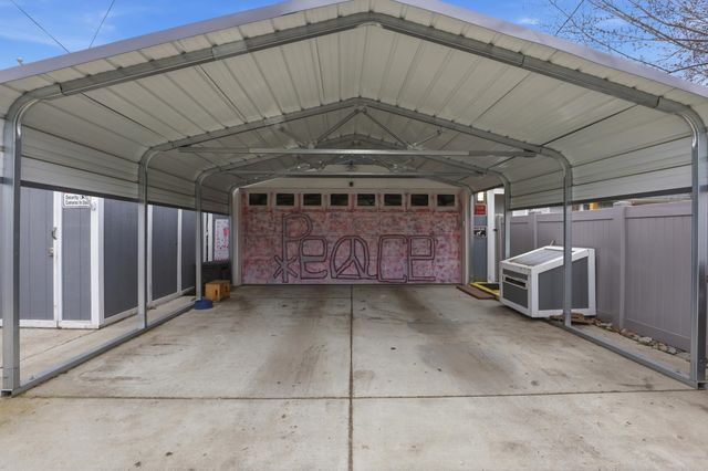 1023 W Montgomery Ave, Spokane, WA 99205