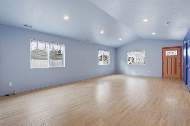 1023 W Montgomery Ave, Spokane, WA 99205