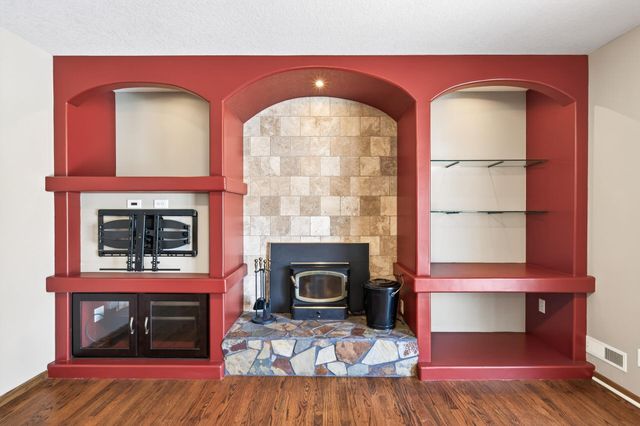 6840 Innsdale Avenue S, Cottage Grove, MN 55016