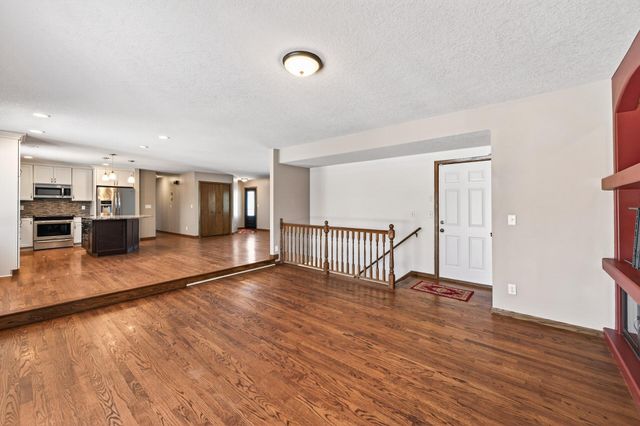 6840 Innsdale Avenue S, Cottage Grove, MN 55016