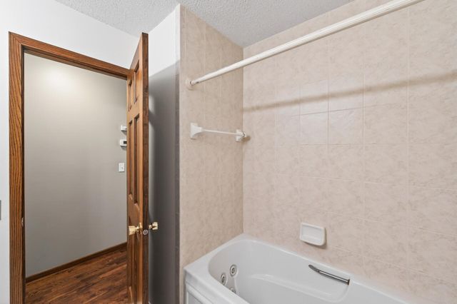 6840 Innsdale Avenue S, Cottage Grove, MN 55016