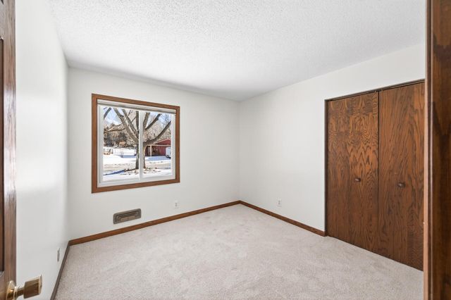 6840 Innsdale Avenue S, Cottage Grove, MN 55016