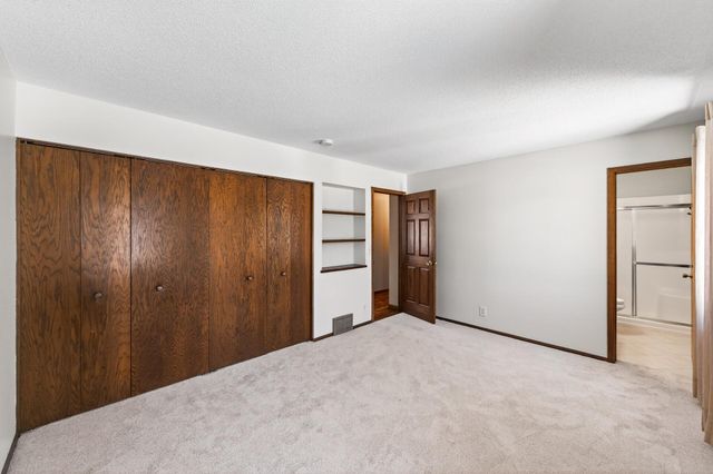 6840 Innsdale Avenue S, Cottage Grove, MN 55016