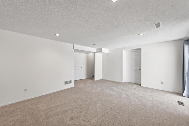 6840 Innsdale Avenue S, Cottage Grove, MN 55016