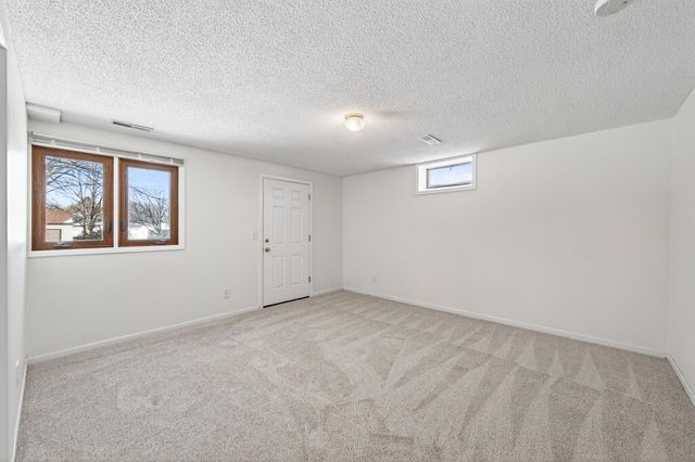 6840 Innsdale Avenue S, Cottage Grove, MN 55016