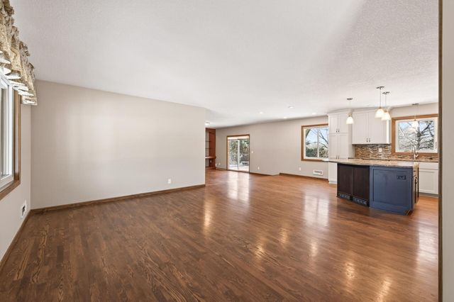 6840 Innsdale Avenue S, Cottage Grove, MN 55016