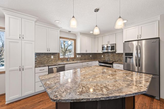 6840 Innsdale Avenue S, Cottage Grove, MN 55016