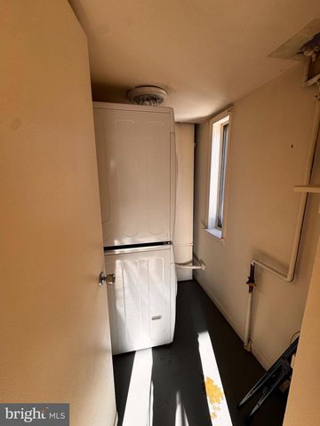 4513 LOGSDON DR, Annandale, VA 22003