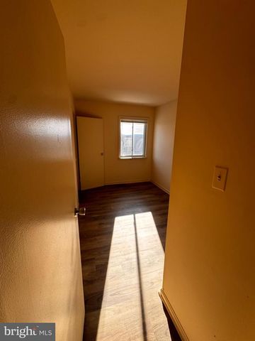 4513 LOGSDON DR, Annandale, VA 22003