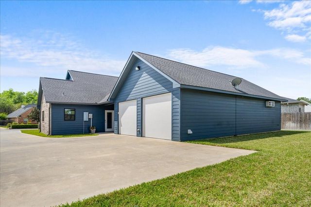 1207 Pecan Street, Brenham, TX 77833