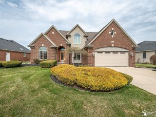 1033 Saint James Park Avenue, Monroe, MI 48161