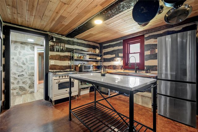 153 County Road 2139, Iredell, TX 76649