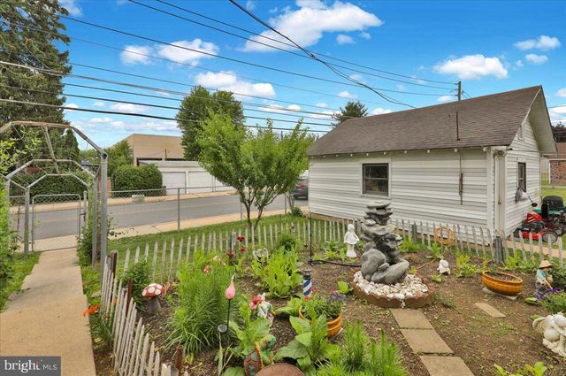 433 EISENBROWN ST, Reading, PA 19605
