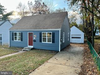 104 W PARK AVE, Lindenwold, NJ 08021