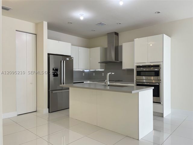 10225 NW 63rd Ter 103, Doral, FL 33178
