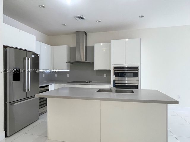 10225 NW 63rd Ter 103, Doral, FL 33178