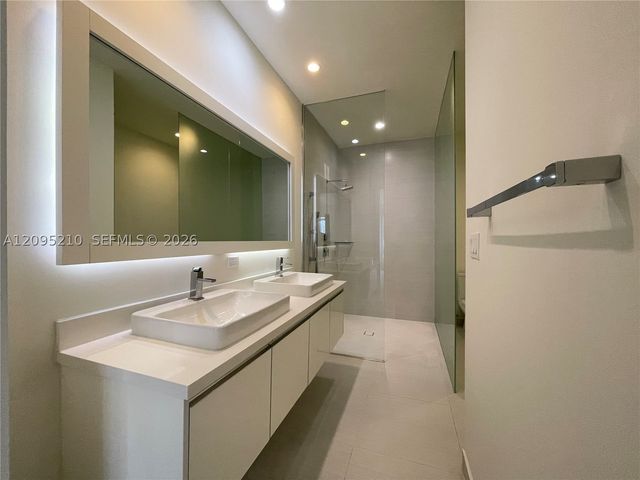 10225 NW 63rd Ter 103, Doral, FL 33178