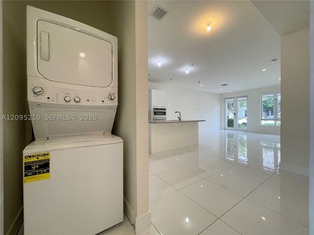 10225 NW 63rd Ter 103, Doral, FL 33178