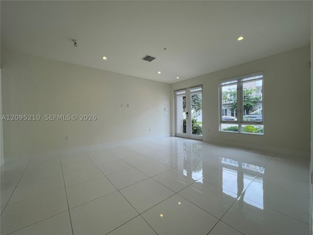 10225 NW 63rd Ter 103, Doral, FL 33178
