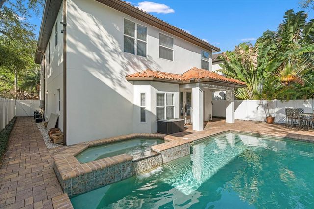 3504 W BARCELONA STREET, Tampa, FL 33629