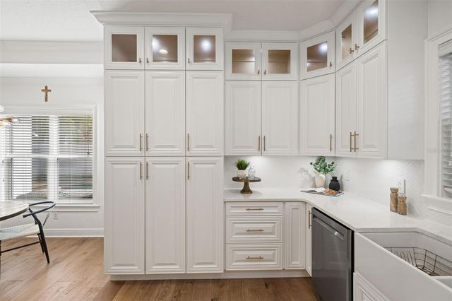 3504 W BARCELONA STREET, Tampa, FL 33629