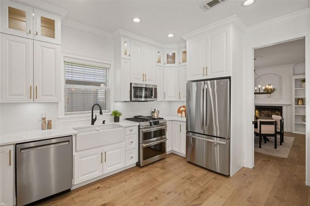 3504 W BARCELONA STREET, Tampa, FL 33629