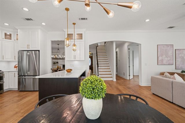 3504 W BARCELONA STREET, Tampa, FL 33629