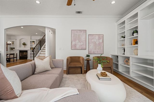 3504 W BARCELONA STREET, Tampa, FL 33629