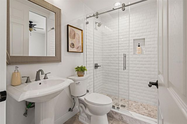 3504 W BARCELONA STREET, Tampa, FL 33629