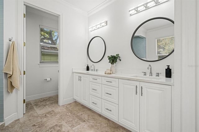 3504 W BARCELONA STREET, Tampa, FL 33629