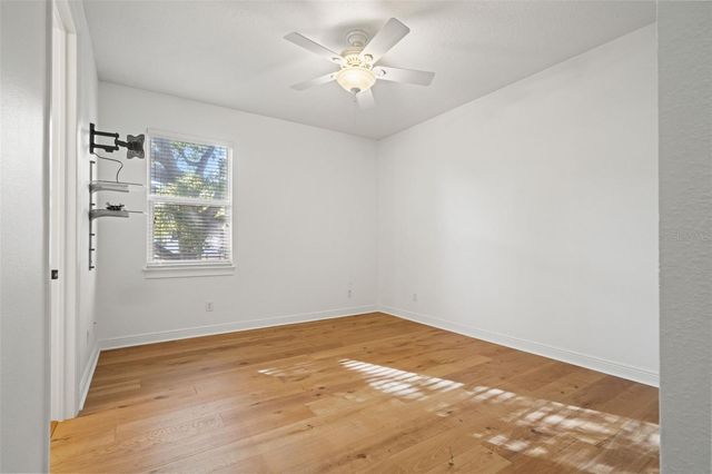 3504 W BARCELONA STREET, Tampa, FL 33629