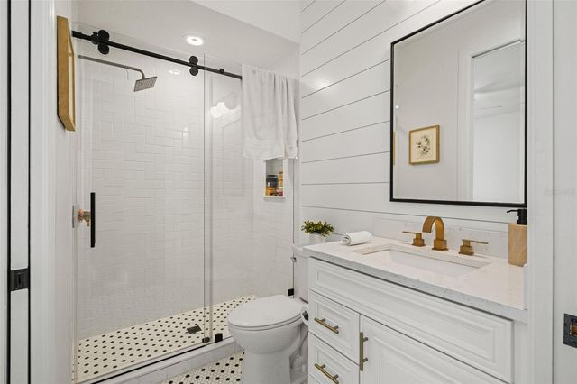 3504 W BARCELONA STREET, Tampa, FL 33629