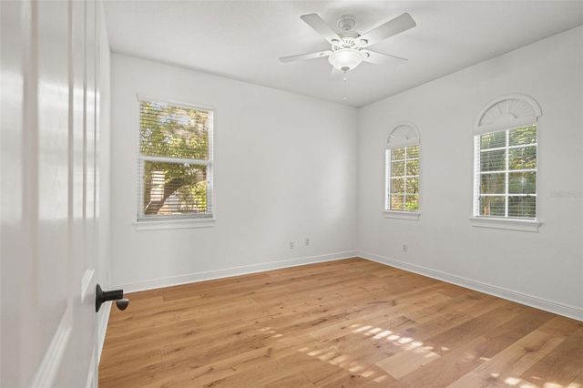 3504 W BARCELONA STREET, Tampa, FL 33629