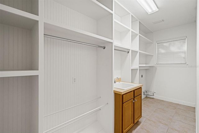 3504 W BARCELONA STREET, Tampa, FL 33629