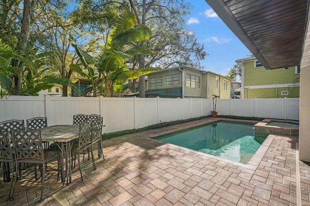 3504 W BARCELONA STREET, Tampa, FL 33629