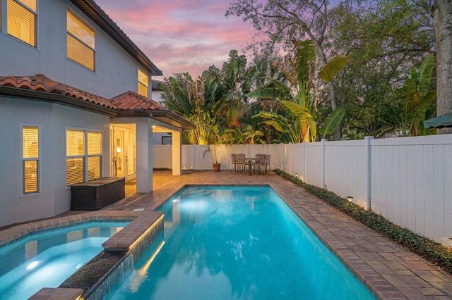 3504 W BARCELONA STREET, Tampa, FL 33629