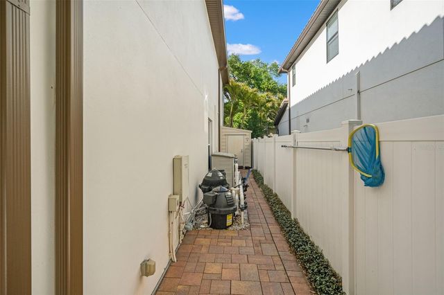 3504 W BARCELONA STREET, Tampa, FL 33629