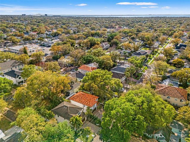 3504 W BARCELONA STREET, Tampa, FL 33629