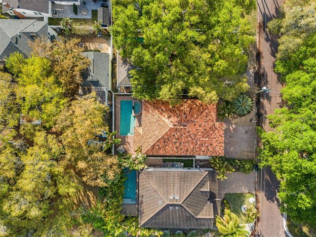 3504 W BARCELONA STREET, Tampa, FL 33629