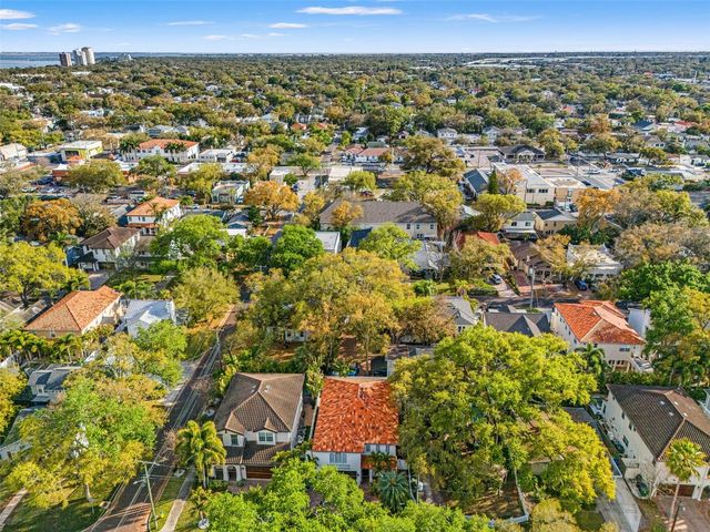 3504 W BARCELONA STREET, Tampa, FL 33629