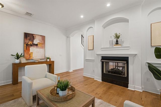 3504 W BARCELONA STREET, Tampa, FL 33629