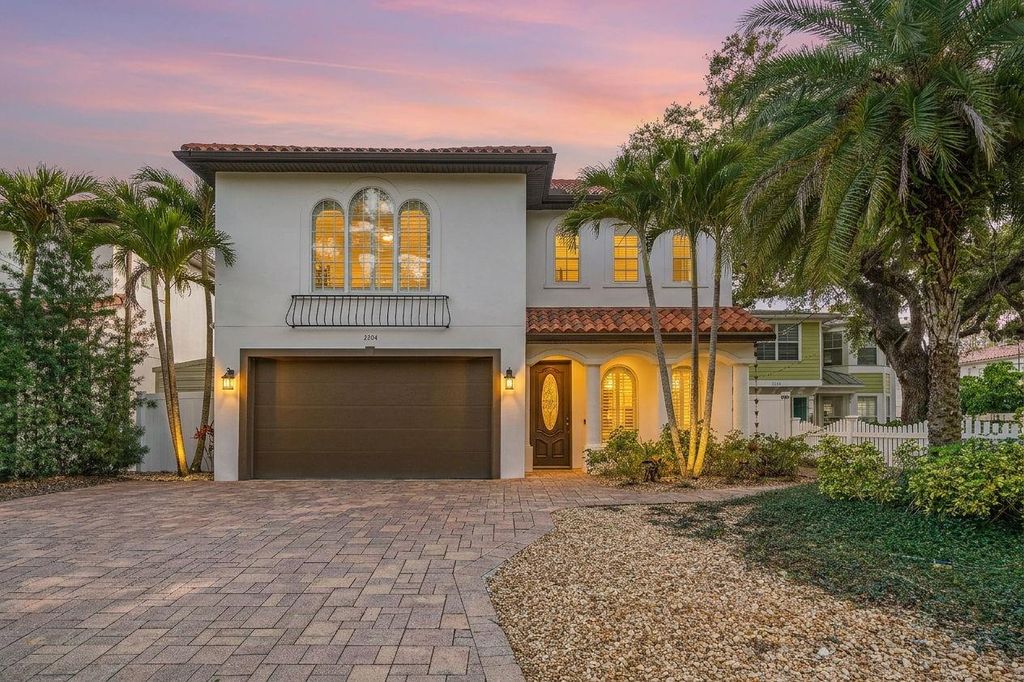 3504 W BARCELONA STREET, Tampa, FL 33629