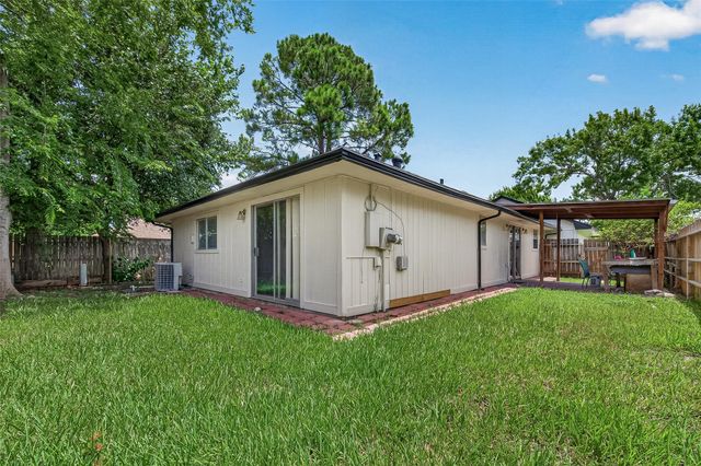 10814 Parkland Woods Drive, Sugar Land, TX 77498