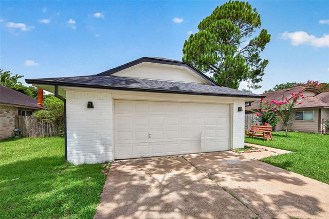 10814 Parkland Woods Drive, Sugar Land, TX 77498