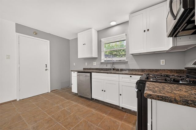 10814 Parkland Woods Drive, Sugar Land, TX 77498