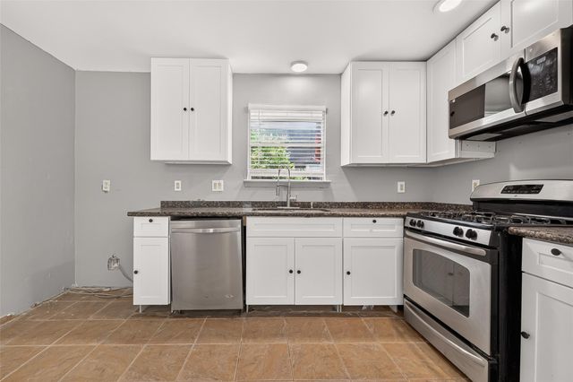 10814 Parkland Woods Drive, Sugar Land, TX 77498
